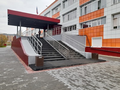 Фасад учебного здания.