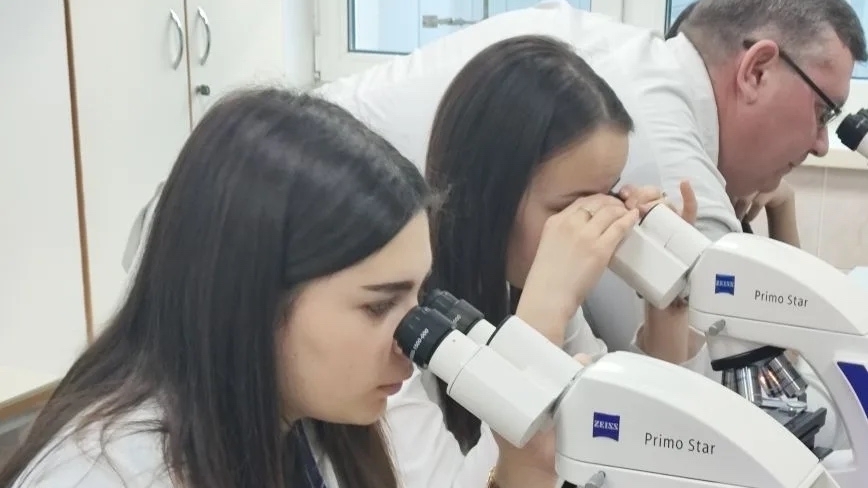 Будущие медики Сургутского района!


15 школьников Сургутского района приняли участие в двухдневной профильной смене «Первые шаги к профессии медицинского работника» в Ханты-Мансийской государственной медицинской академии.